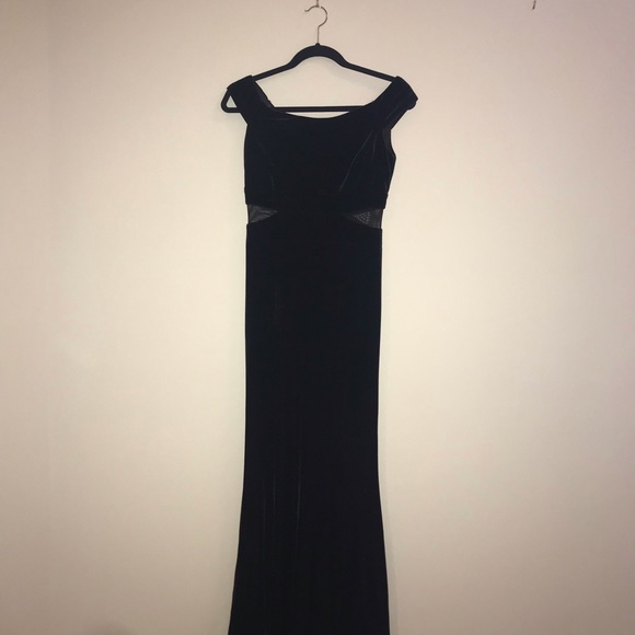 Xscape Dresses & Skirts - Brand new party dress. Black velvet. Size 6.